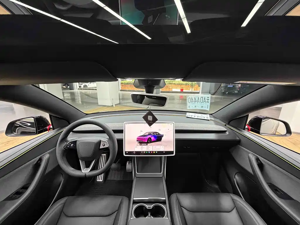 Tesla Model Y — миниатюра 13