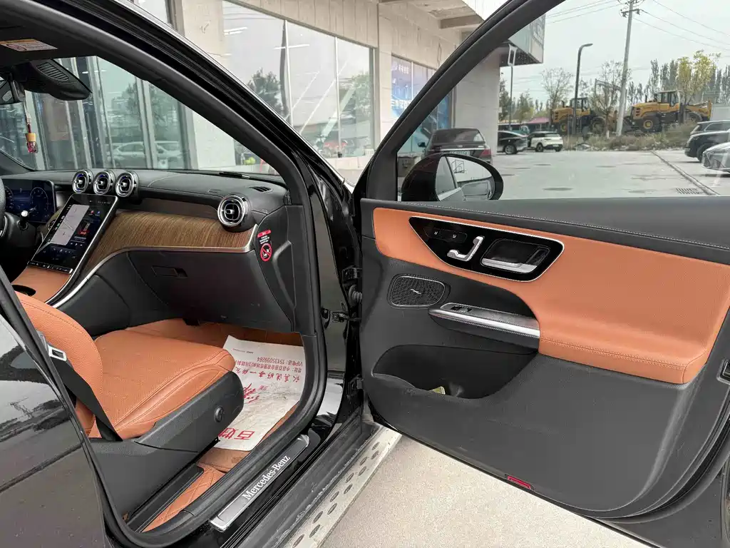 Mercedes-Benz GLC — миниатюра 12