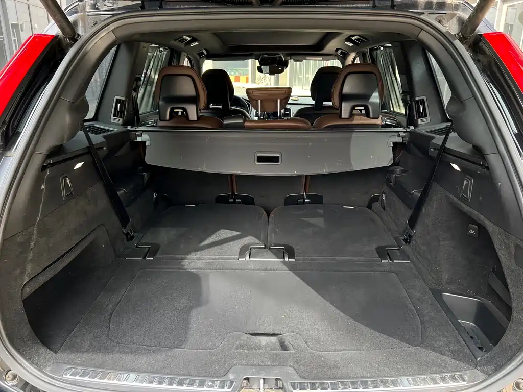 Volvo XC90 — миниатюра 17