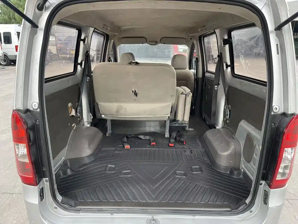 Wuling Rongguang V — миниатюра 10