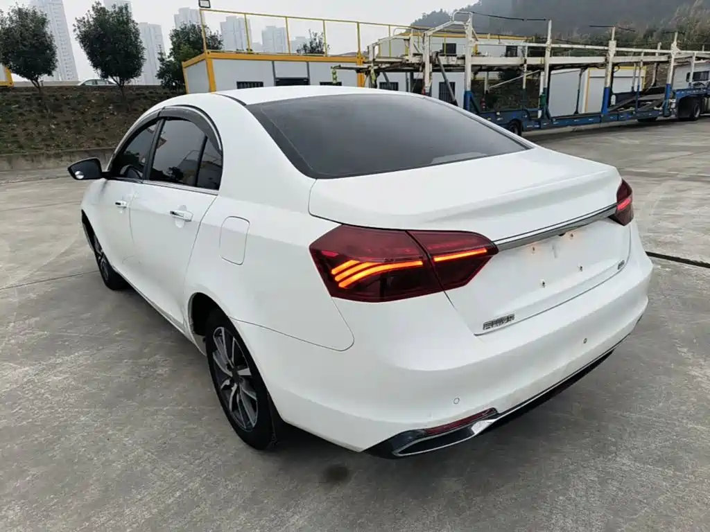 Geely Emgrand — миниатюра 5