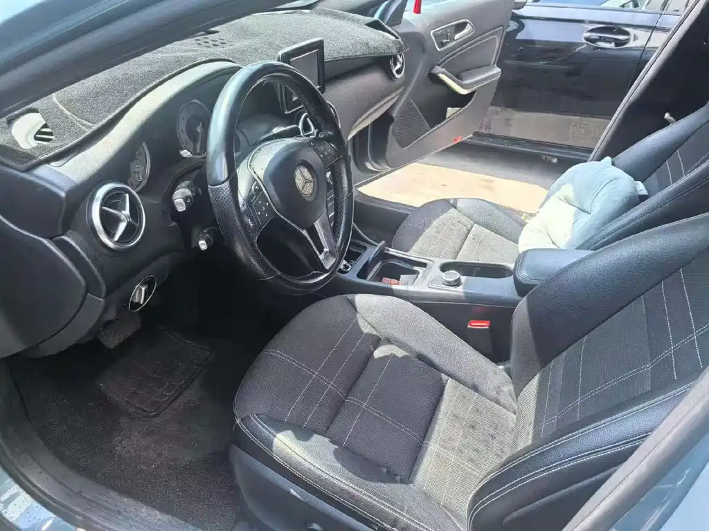 Mercedes-Benz A-Class (Import) — миниатюра 4