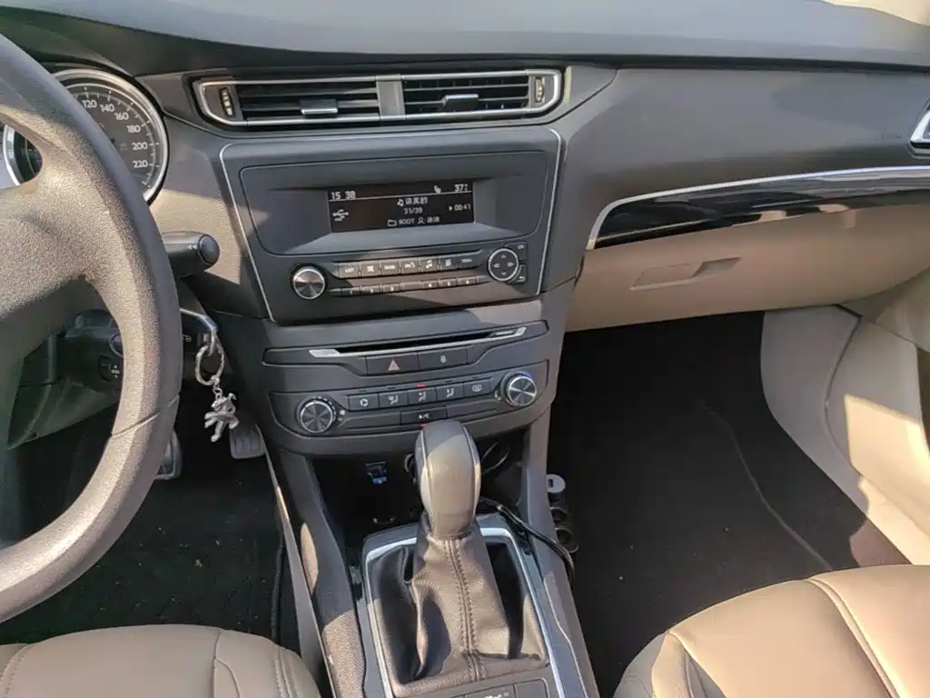 Peugeot 408 — миниатюра 13