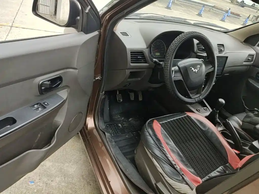 Wuling Hongguang — миниатюра 16