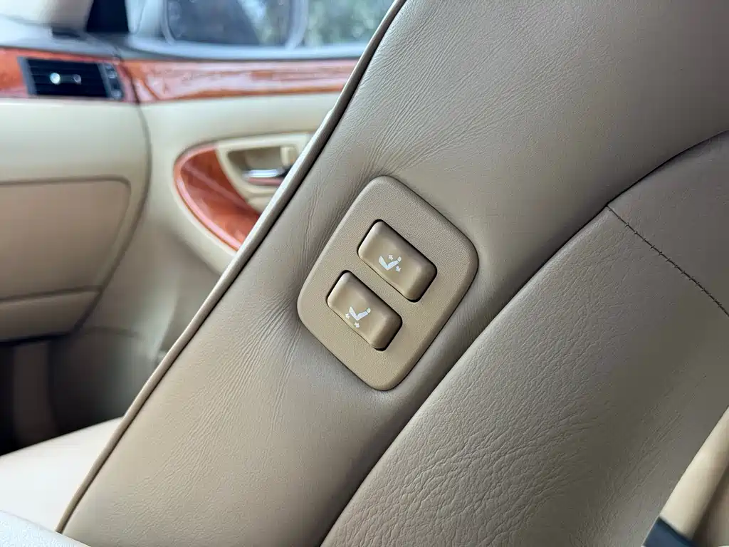 Toyota Crown 2005 3.0L Royal Saloon