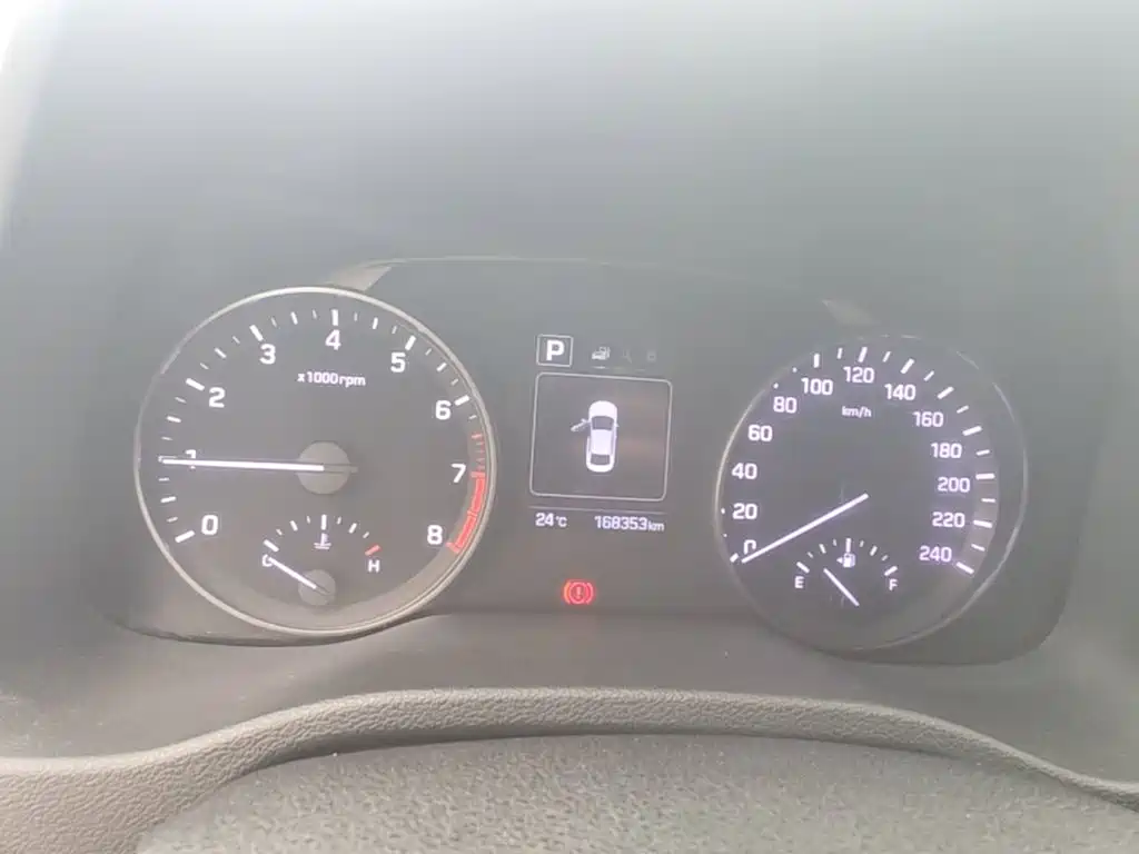 Hyundai Elantra — миниатюра 12