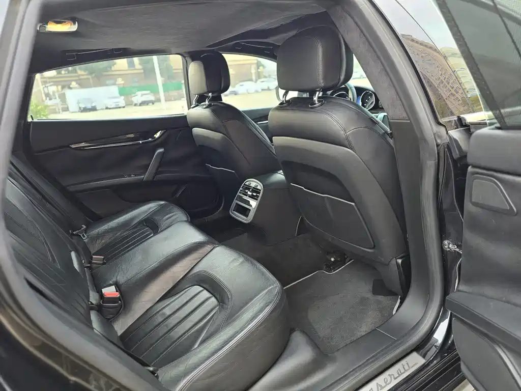 Maserati Quattroporte — миниатюра 10
