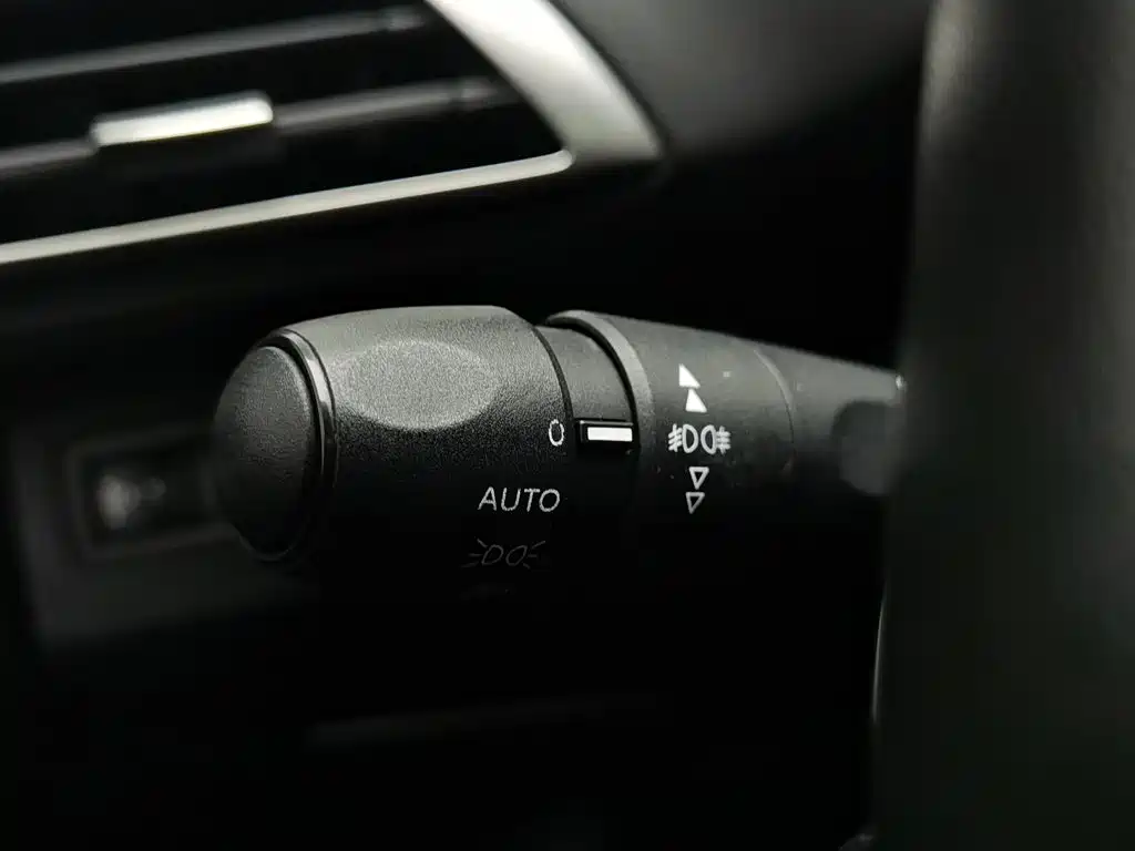 Peugeot 5008 — миниатюра 21