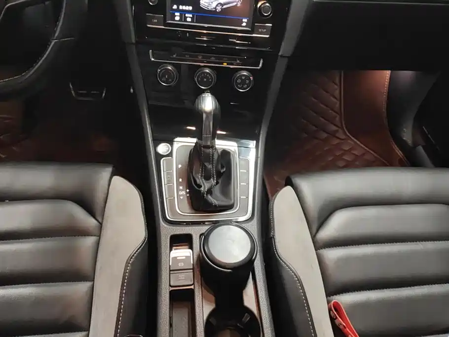 Volkswagen Golf — миниатюра 16