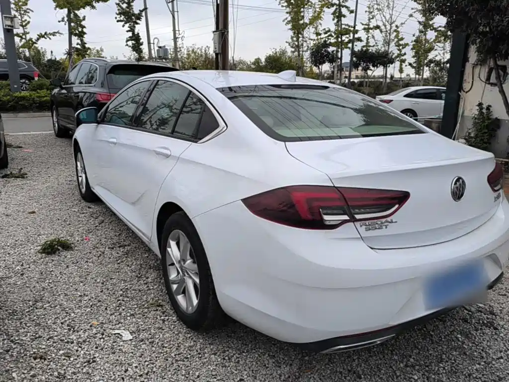 Buick Regal — миниатюра 5