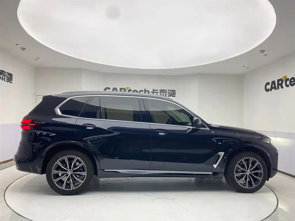BMW X5 2023 xDrive 30Li M Sport