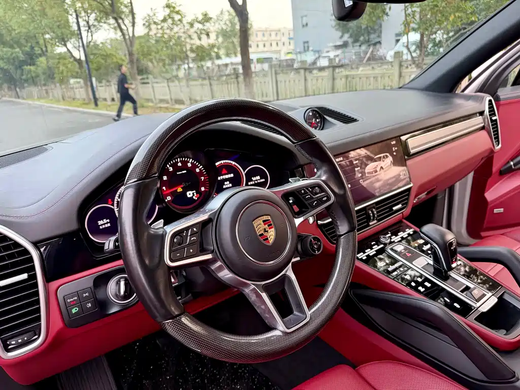 Porsche Cayenne — миниатюра 16