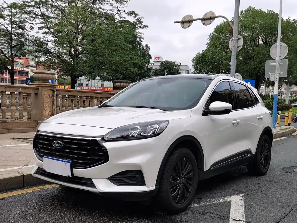 Купить Ford Escape