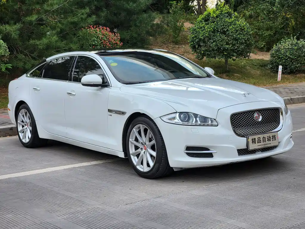 Jaguar XJ — миниатюра 3