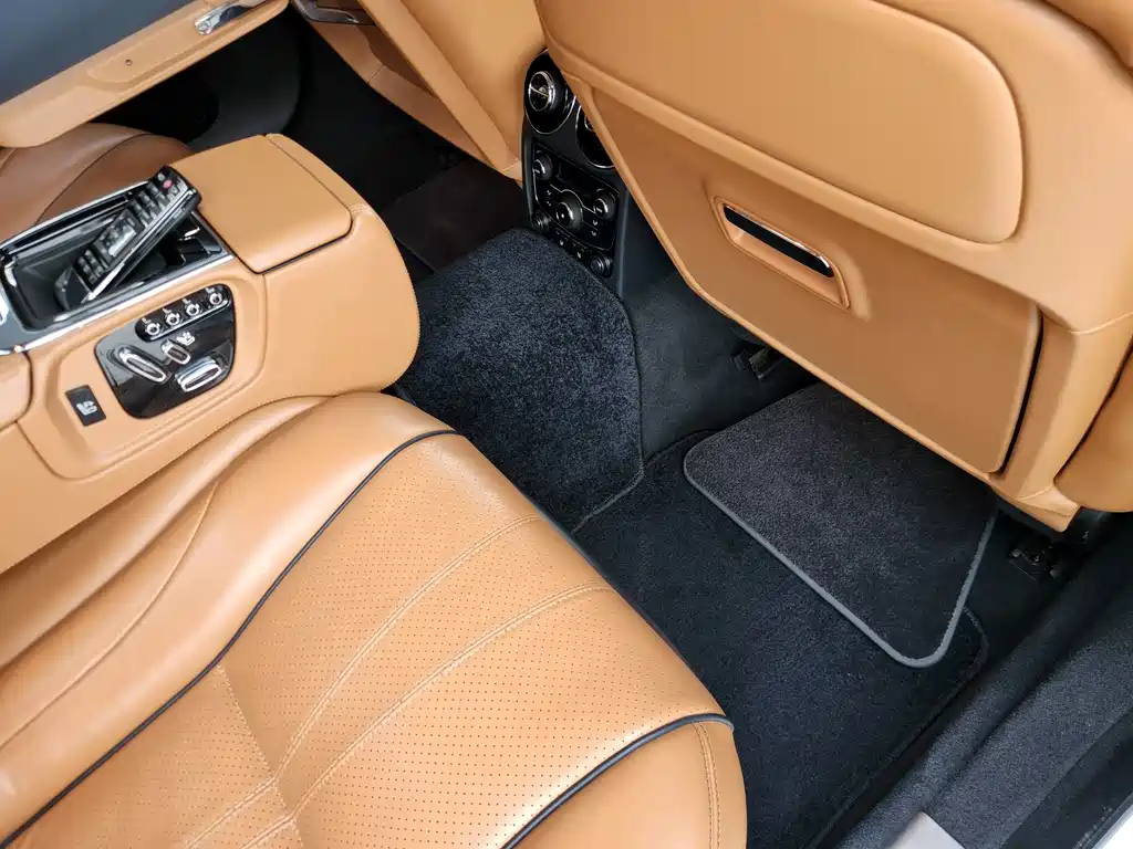 Jaguar XJ — миниатюра 18