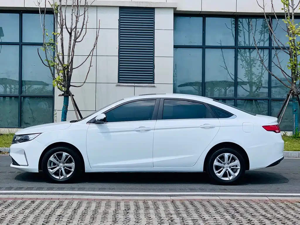 Geely Emgrand GL — миниатюра 4