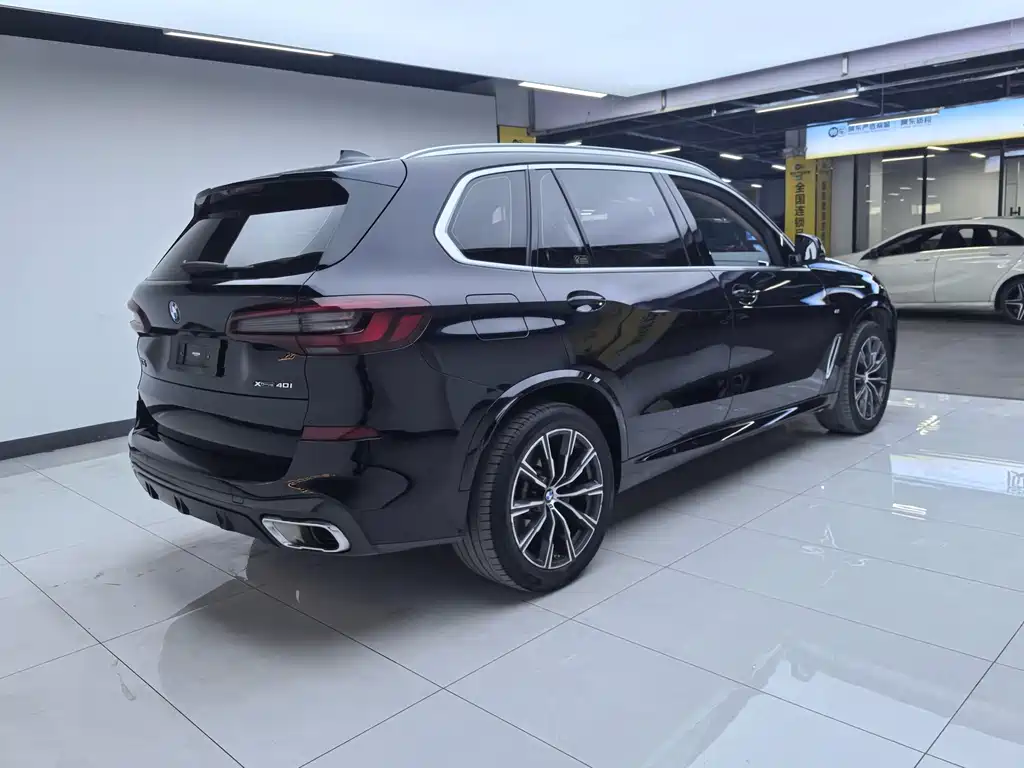 BMW X5 2022 xDrive 30Li Premium M Sport
