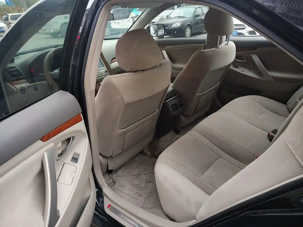 Toyota Camry — миниатюра 8