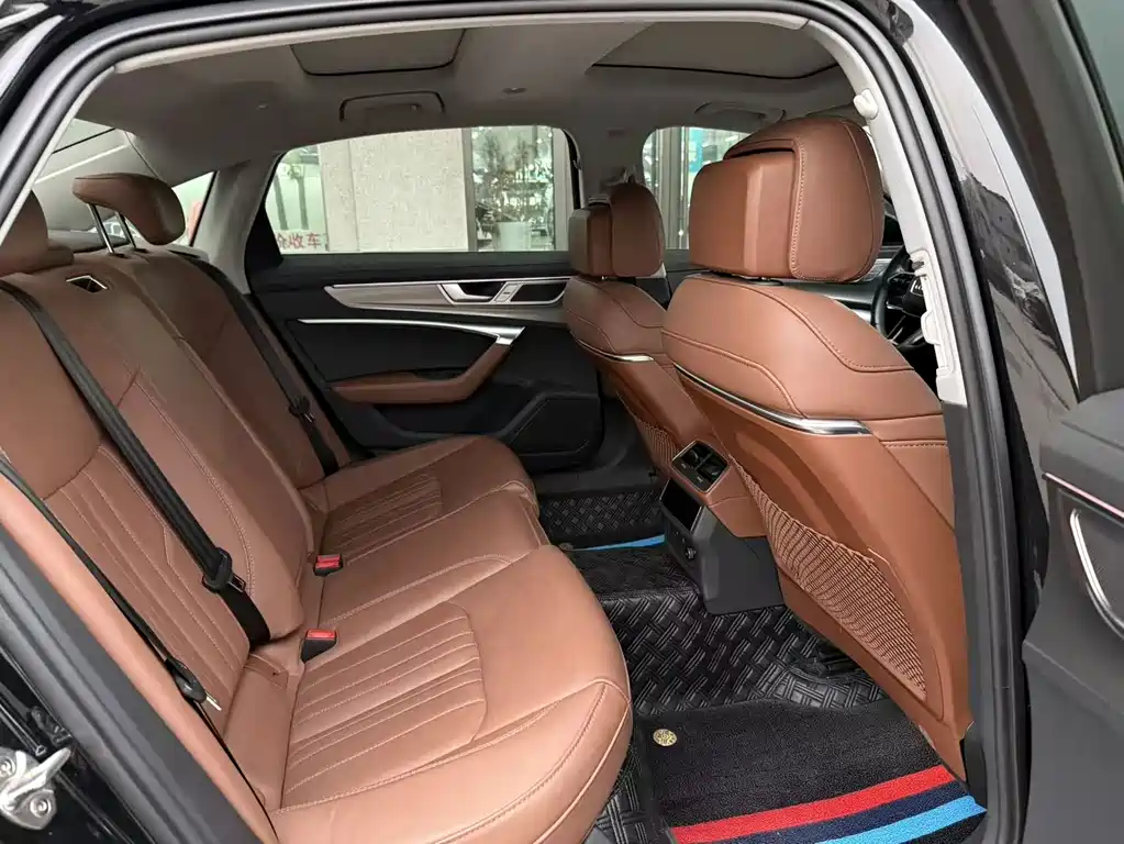Audi A6L — миниатюра 6