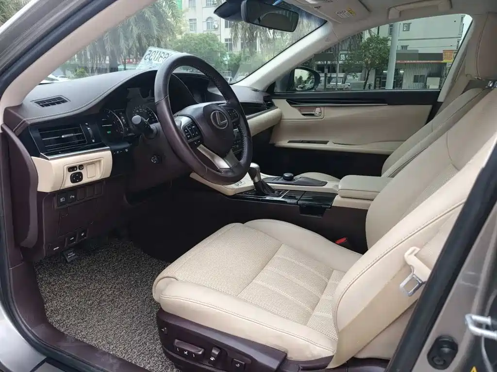 Lexus ES — миниатюра 7