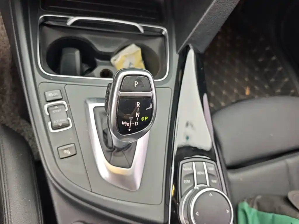 BMW 3 Series — миниатюра 14