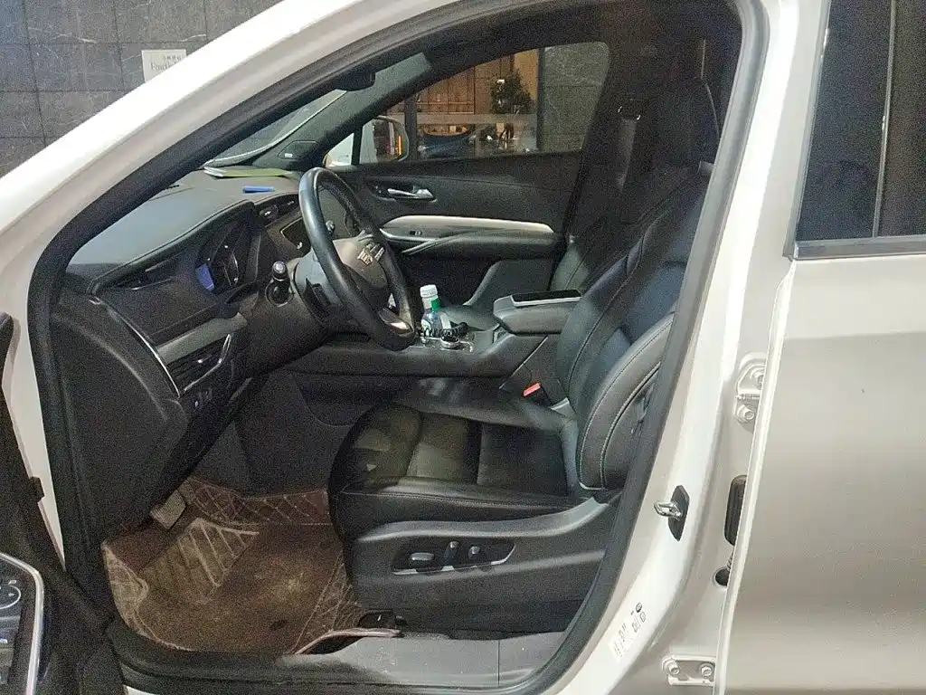 Cadillac XT4 — миниатюра 16