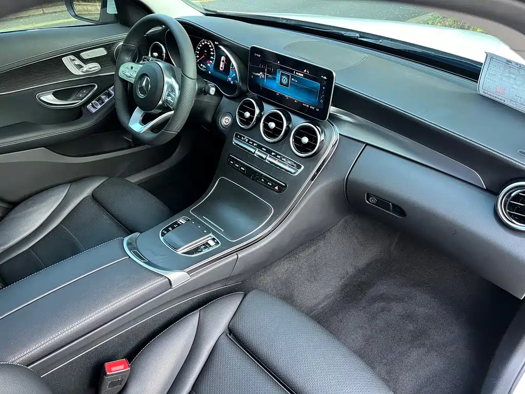 Mercedes-Benz C-Class — миниатюра 11