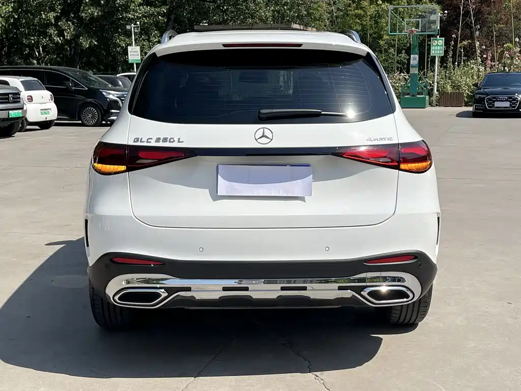 Mercedes-Benz GLC 2023 GLC 260 L 4MATIC Luxury 5 мест