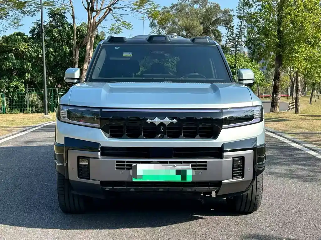 Fangchengbao Leopard 8 8 2025 Flagship 7 мест