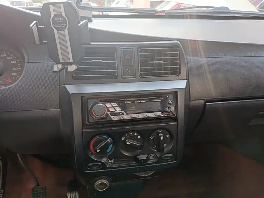 Wuling Rongguang — миниатюра 13