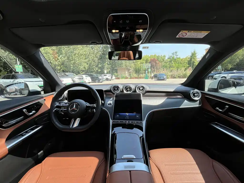 Mercedes-Benz GLC 2023 GLC 260 L 4MATIC Luxury 5 мест