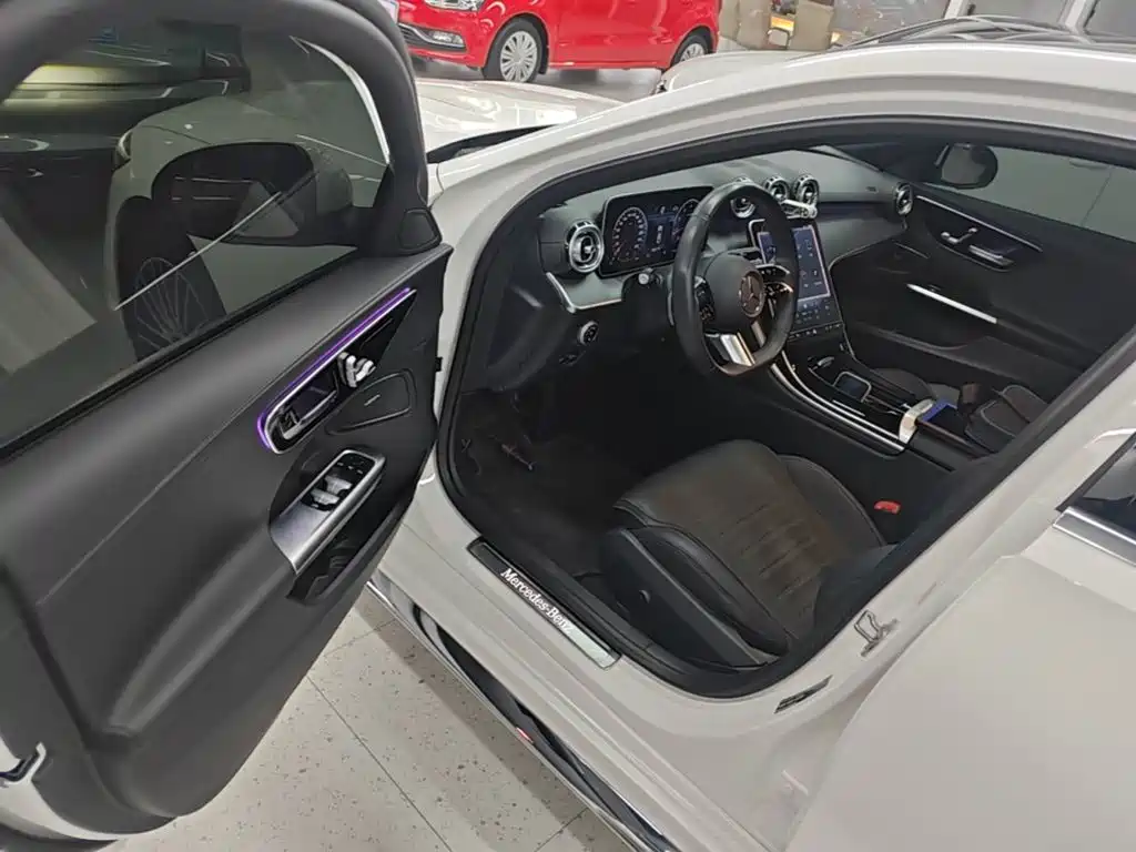 Mercedes-Benz C-Class — миниатюра 16