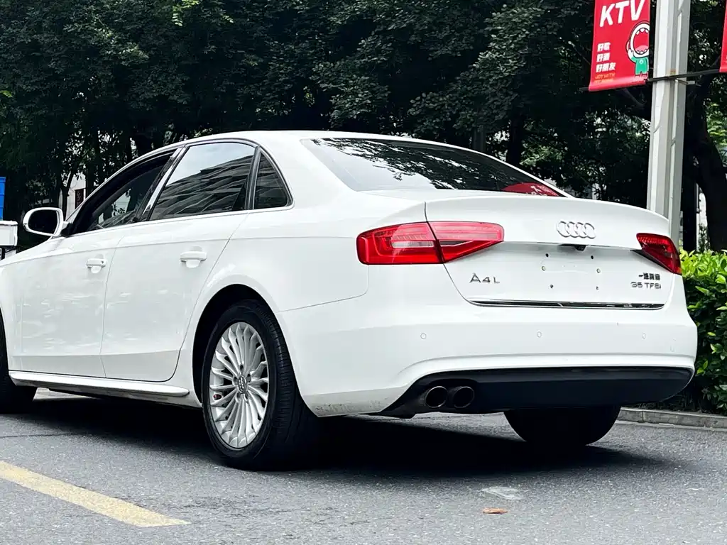 Audi A4L 2015 35 TFSI AT Comfort