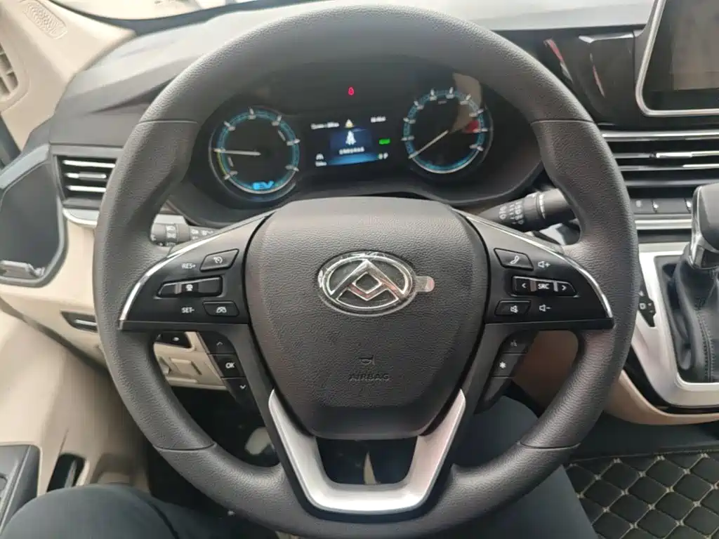 MAXUS 新途EV90 — миниатюра 11