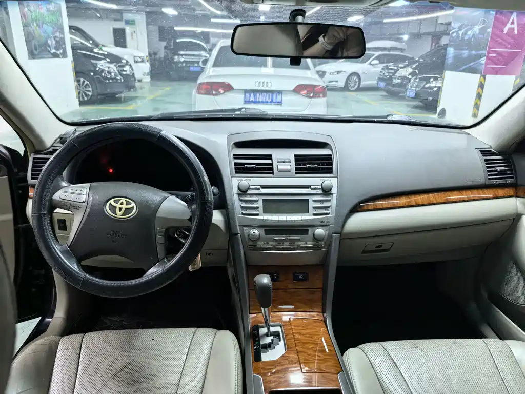Toyota Camry — миниатюра 7