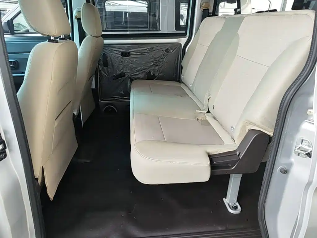 Wuling Hongguang V — миниатюра 17