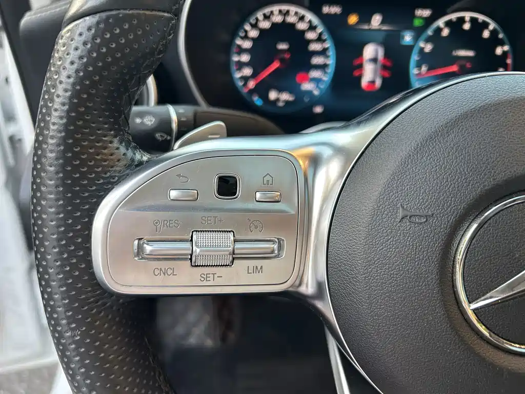 Mercedes-Benz C-Class — миниатюра 15