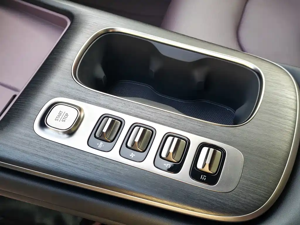 Xiaomi SU7 — миниатюра 11