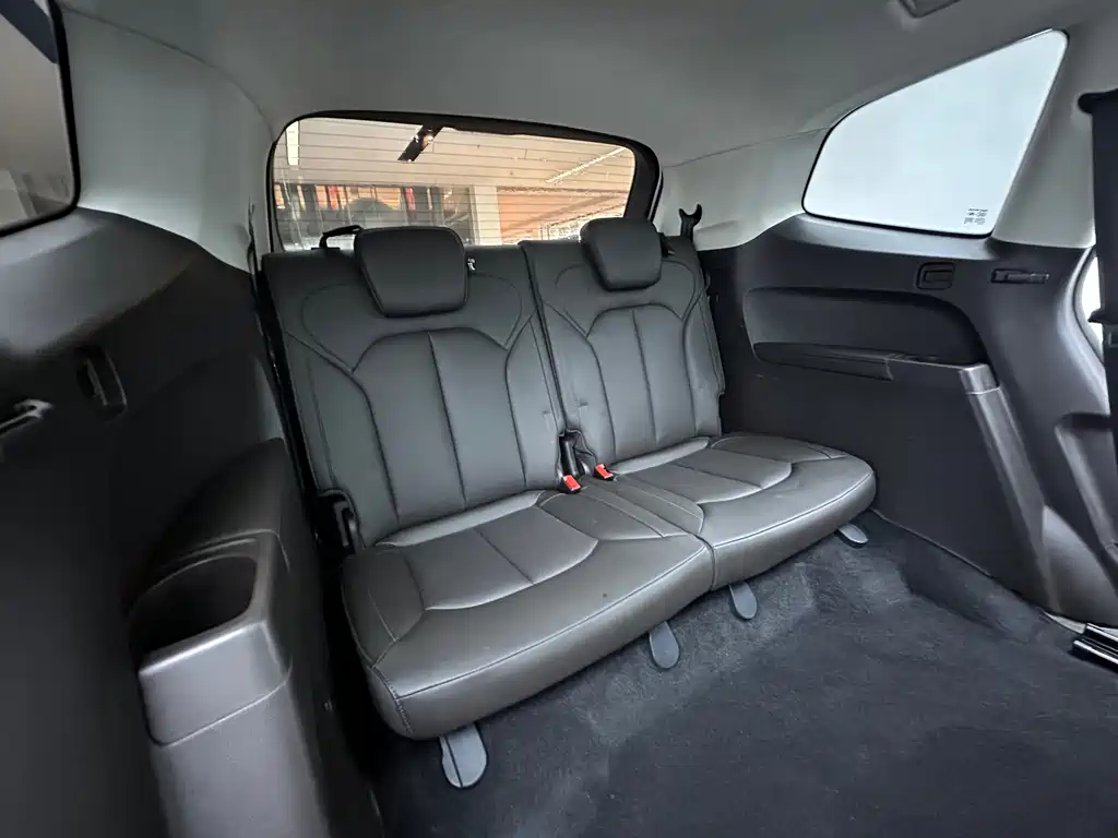 Roewe RX8 — миниатюра 25