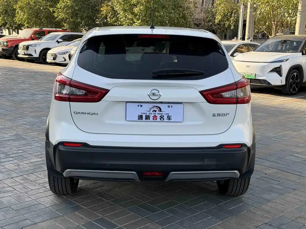 Nissan Qashqai — миниатюра 8