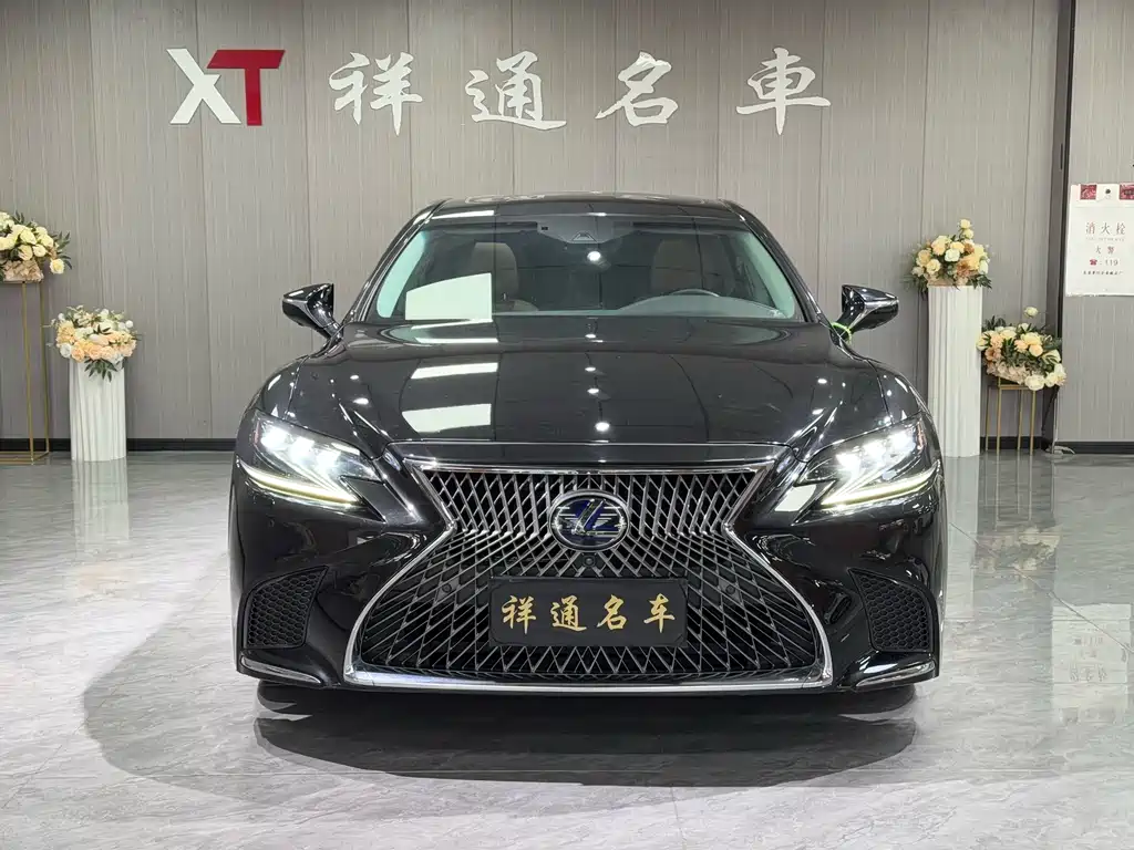 LEXUS LS