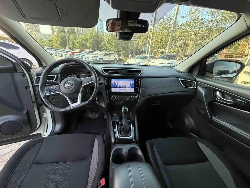 Nissan Qashqai — миниатюра 5