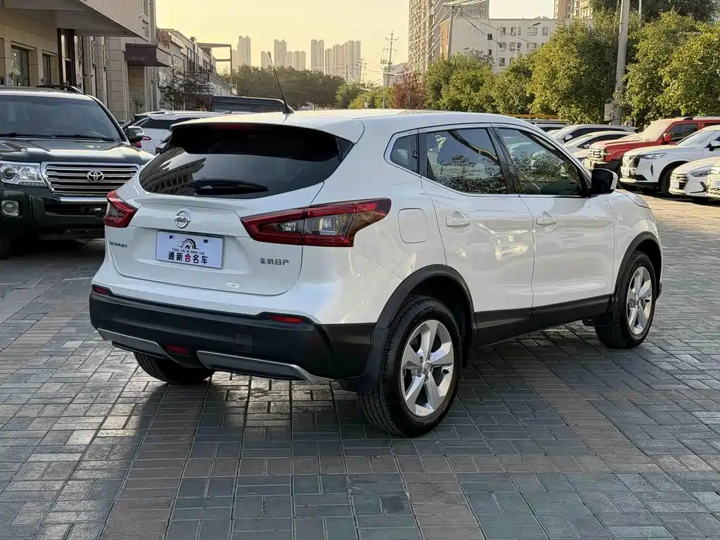 Nissan Qashqai — миниатюра 9