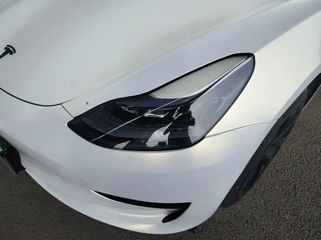Tesla Model 3 — миниатюра 24