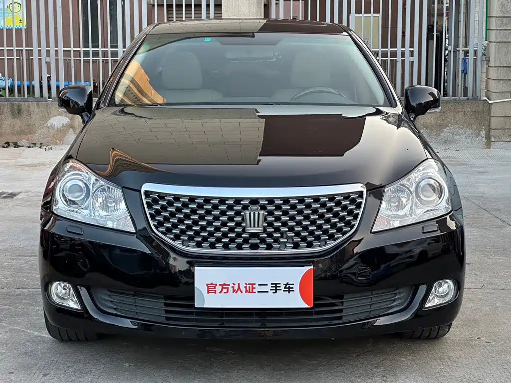 Toyota Crown — миниатюра 2