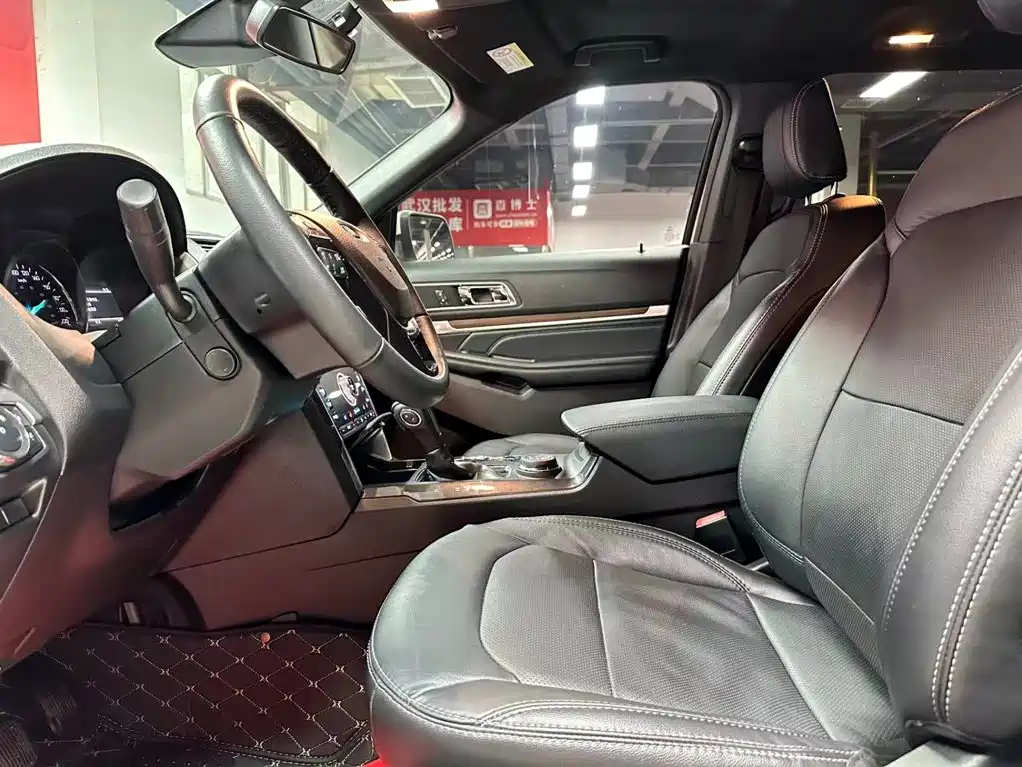 Ford Explorer (Import) — миниатюра 7
