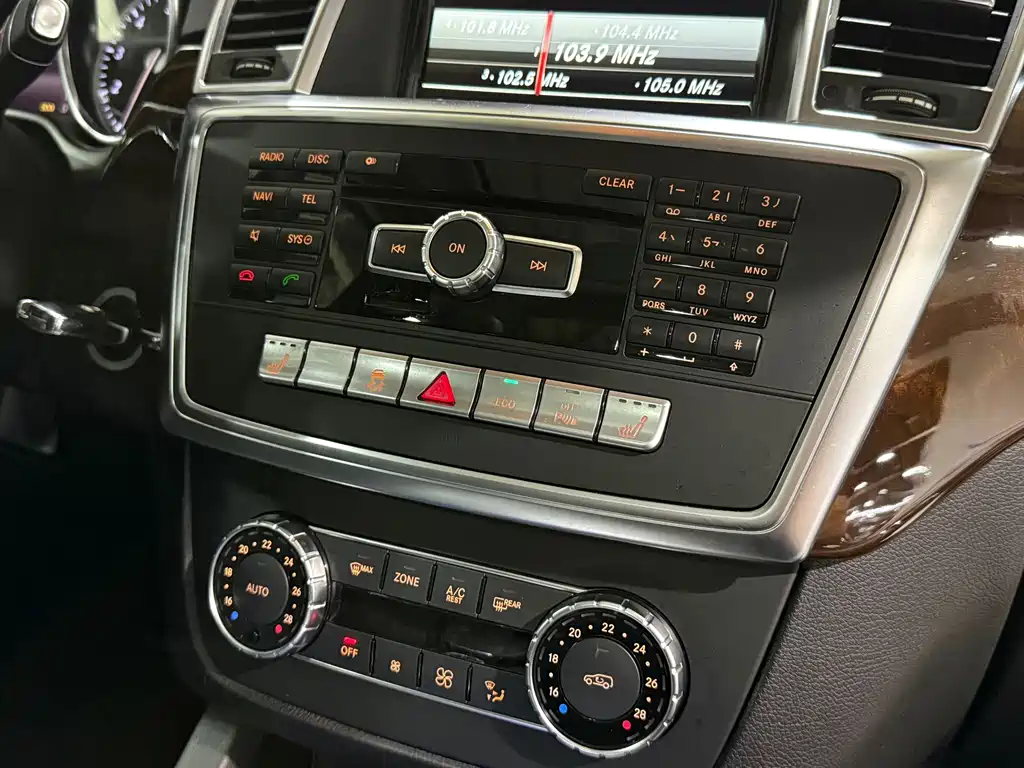 Mercedes-Benz M-Class — миниатюра 15