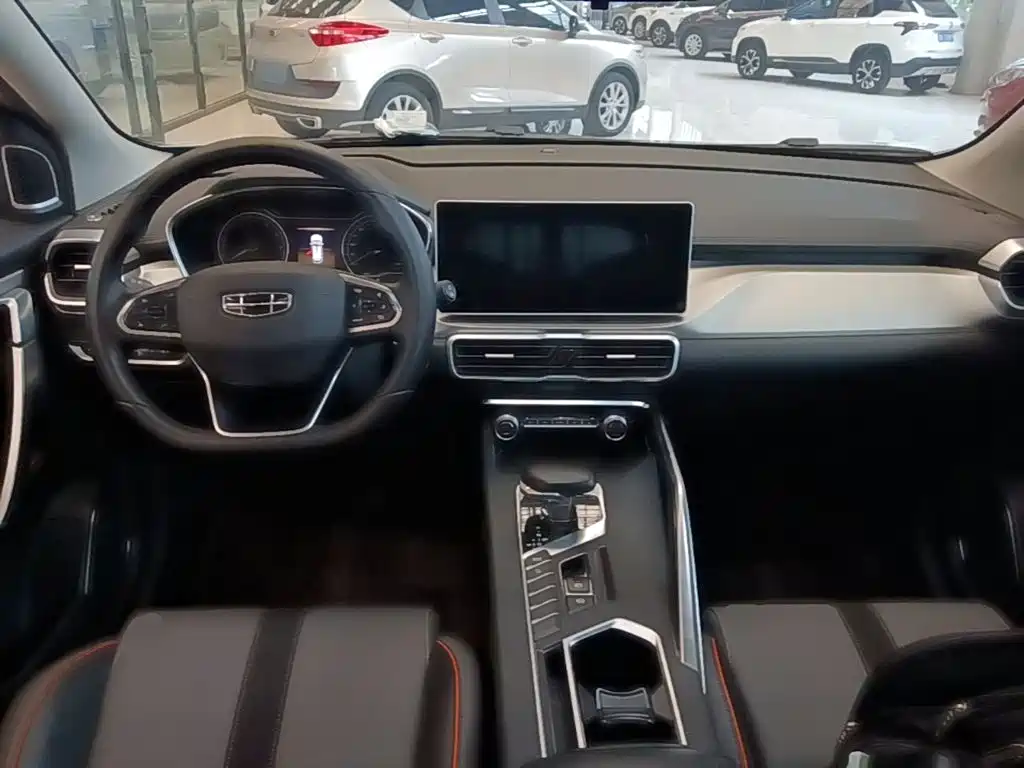 Geely Binyue — миниатюра 10