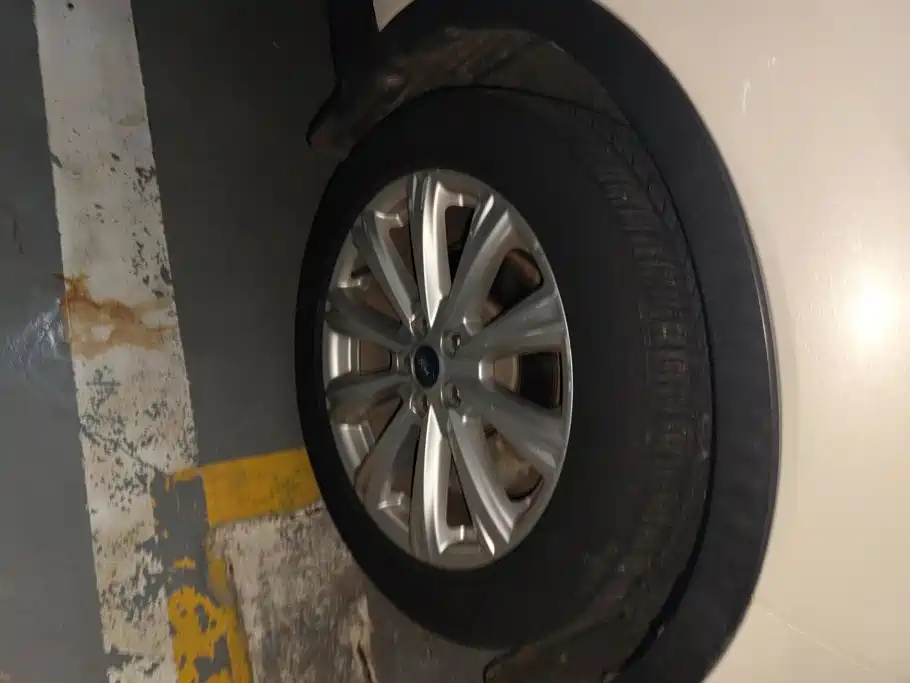 Ford Kuga — миниатюра 6