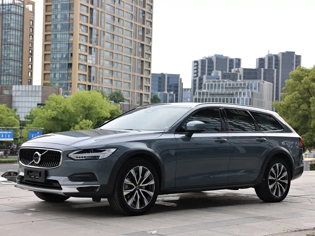 Volvo V90 2022